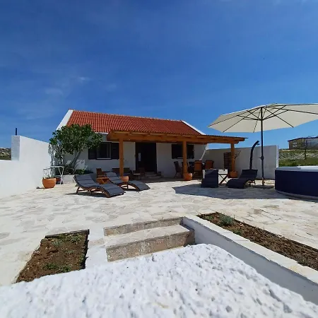 House Jolini Dvori Holiday home Miletici