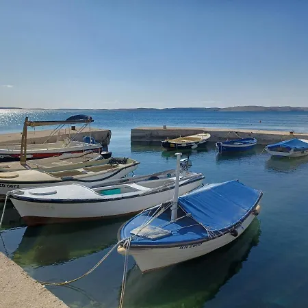 House Jolini Dvori 펜션 *