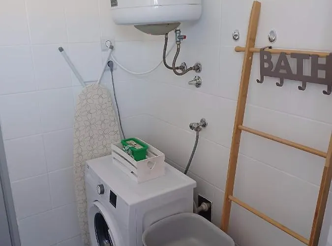 Dom wakacyjny House Jolini Dvori *