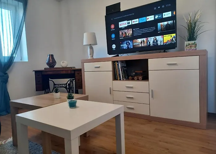 Dom wakacyjny House Jolini Dvori *