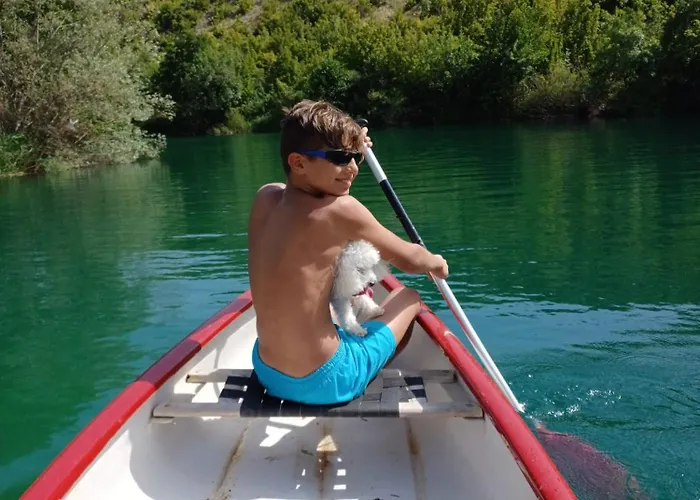 Dom wakacyjny House Jolini Dvori *